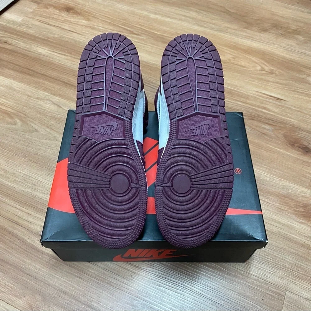 Air Jordan 1 Retro High OG GS "Bordeaux/White/Metallic Silver" Size 6.5 - Picture 7 of 9